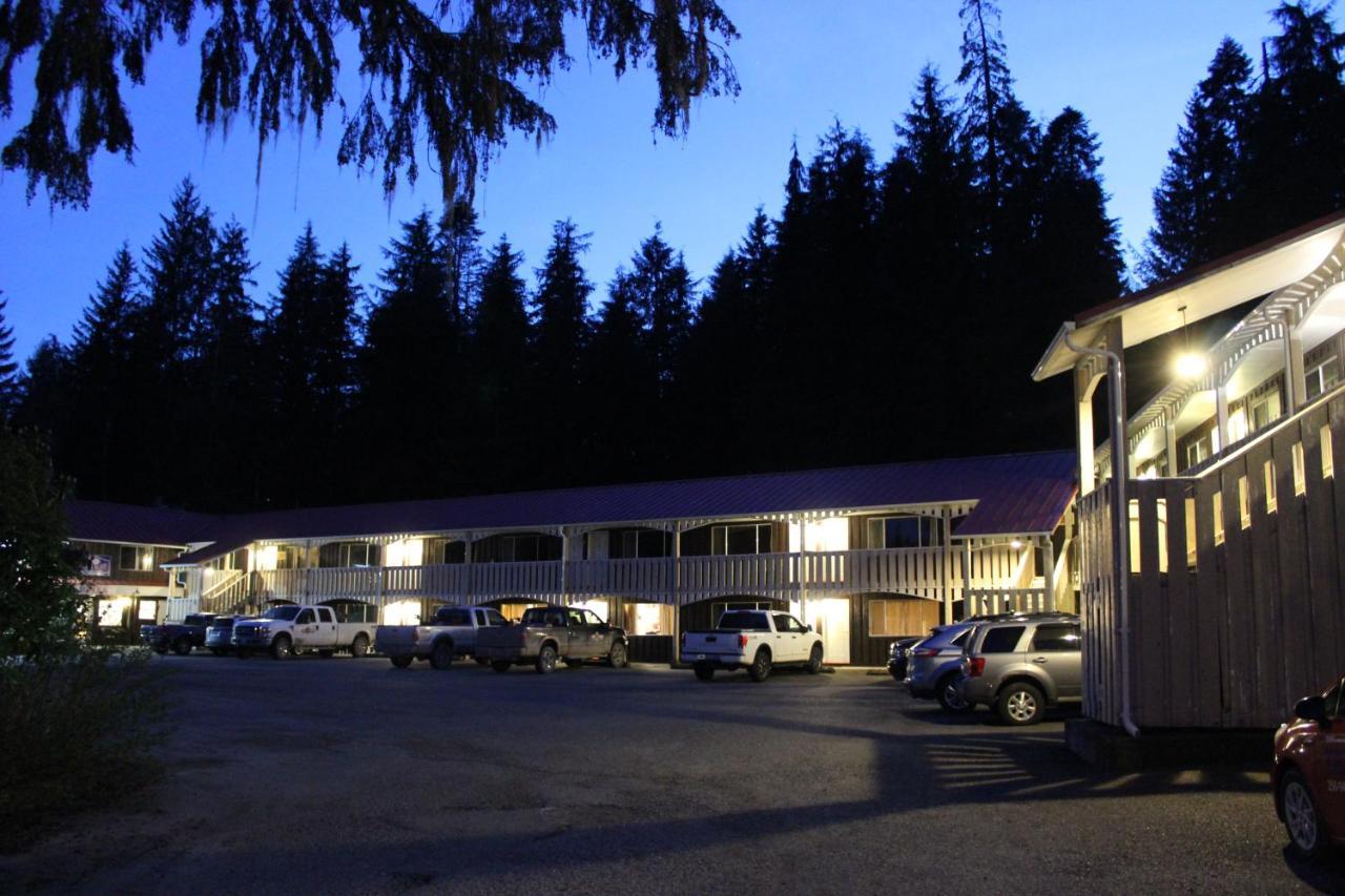 Pioneer Inn By The River Port Hardy Esterno foto