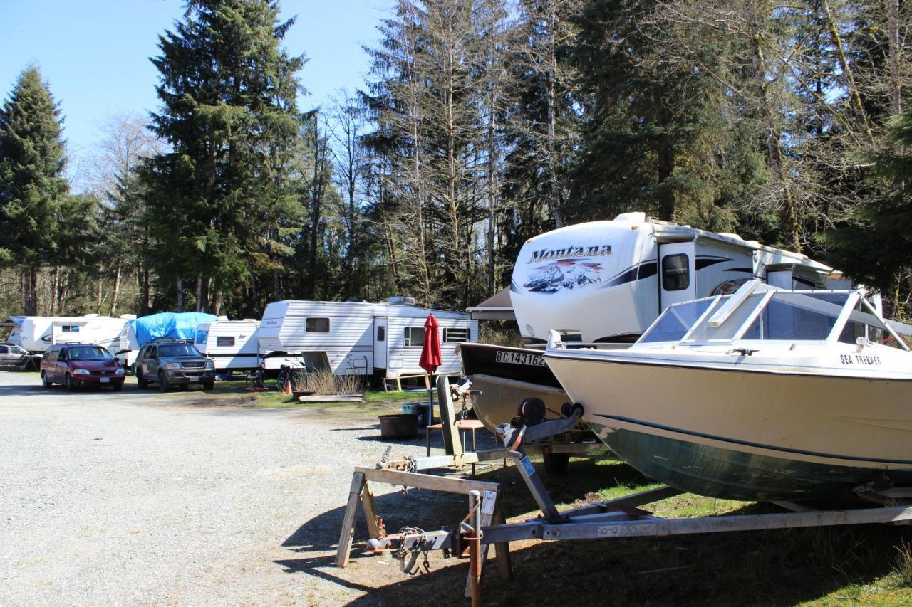 Pioneer Inn By The River Port Hardy Esterno foto